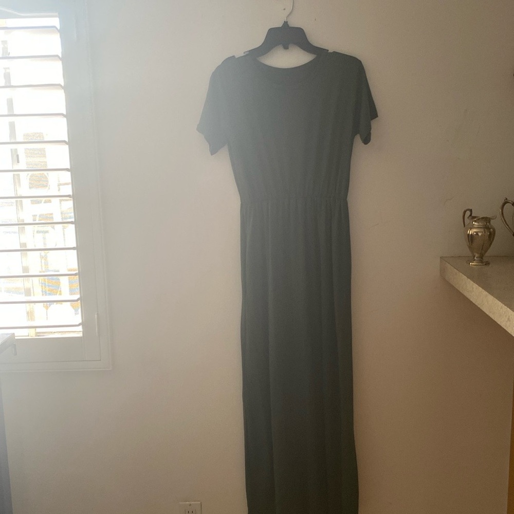 Green long dress, new